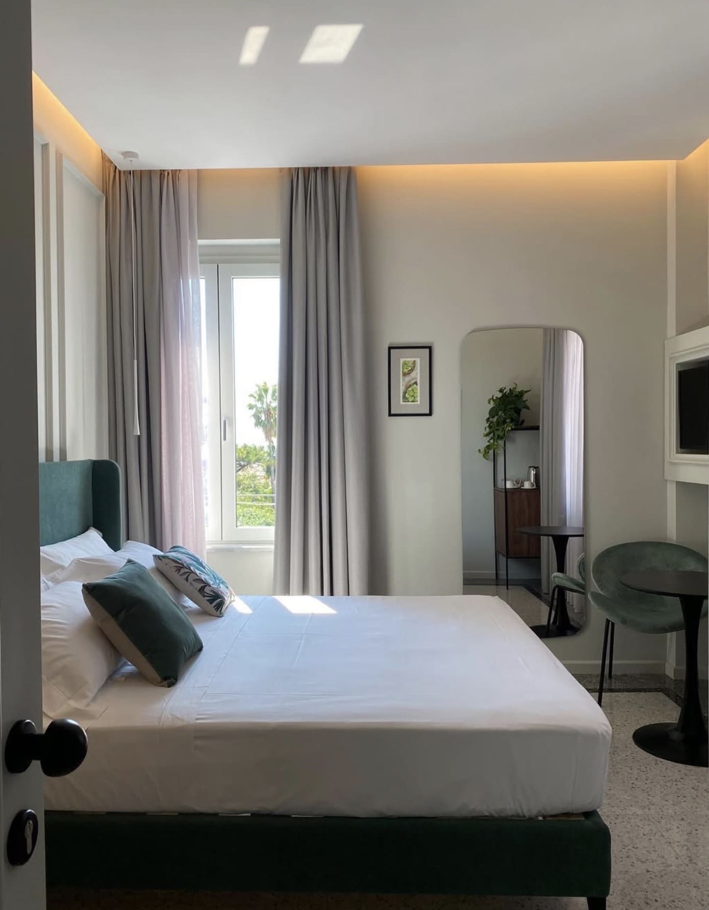 NoOne Guesthouse Tropea