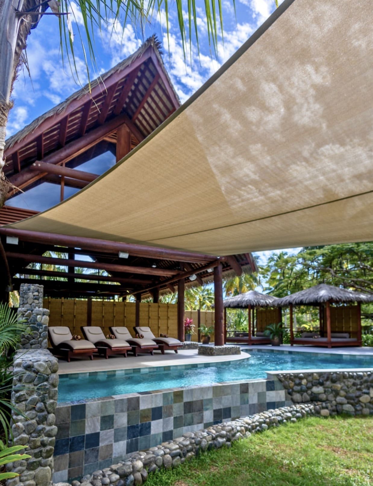 Lomani Island Resort